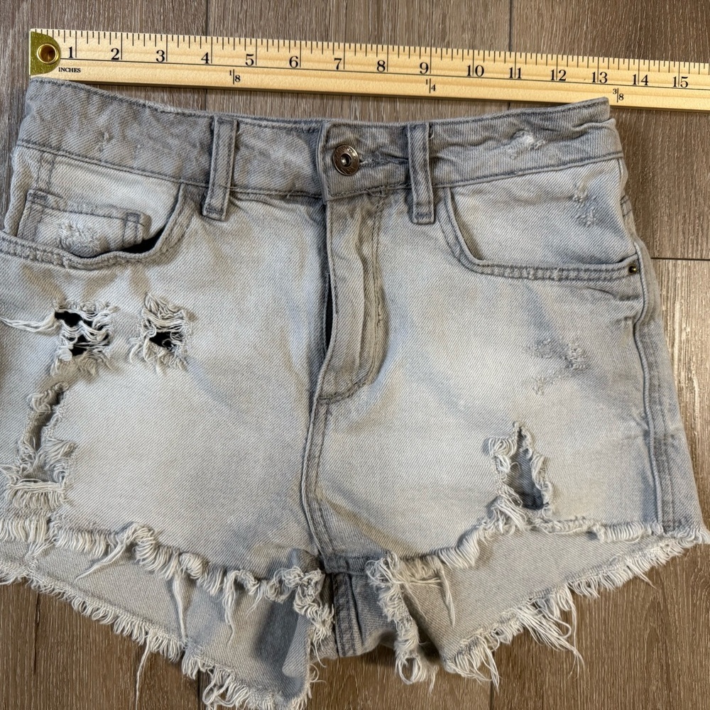 Zara Distressed Gray Jean Shorts - Picture 5 of 6